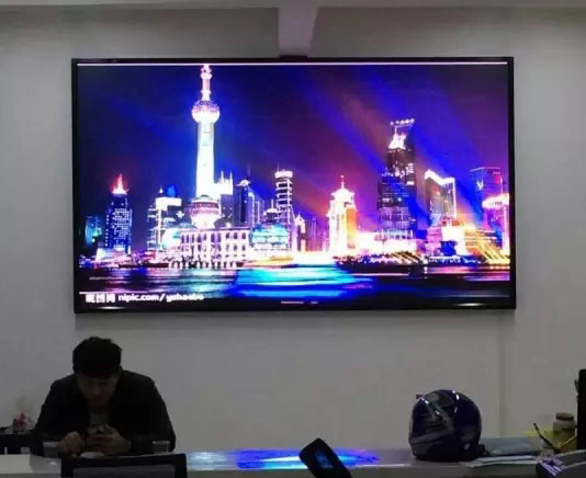 孝感五里界街道服務(wù)中心● 室內P3全彩顯示屏交付使用！