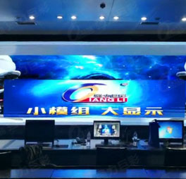 湖北XX學(xué)校多媒體教室室內Q1.8H    20m2